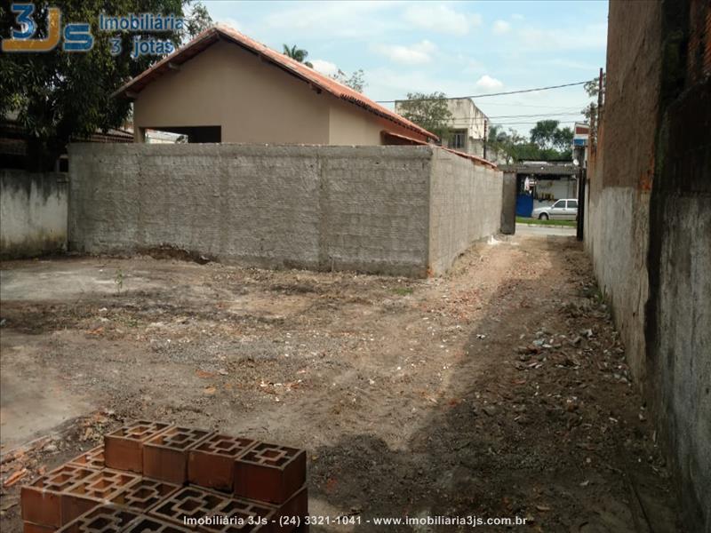 Casa comercial a Venda no Vila Julieta em Resende